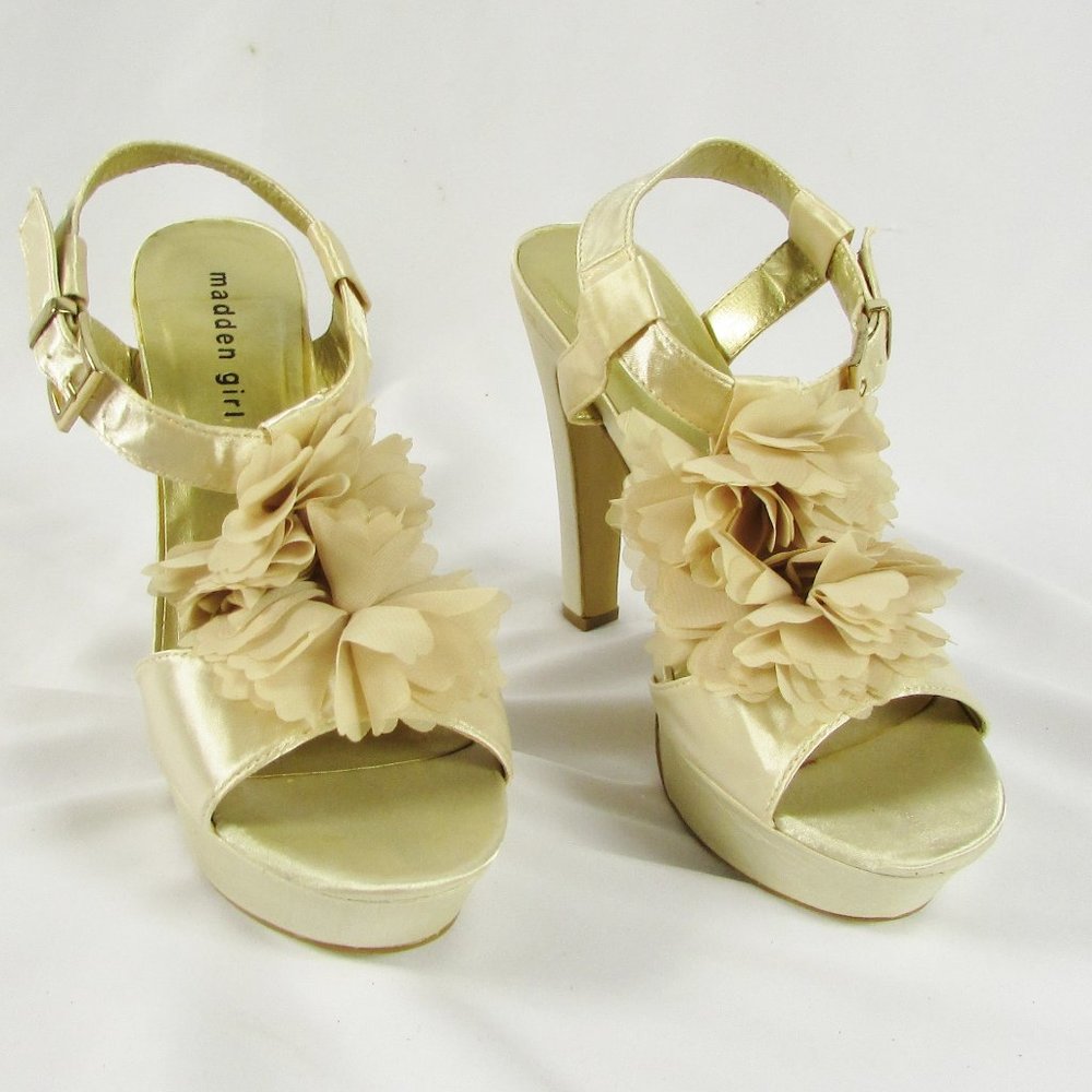 Madden Girl MADDEY Gold T-Strap Flower Front Heels - Picture 4 of 10